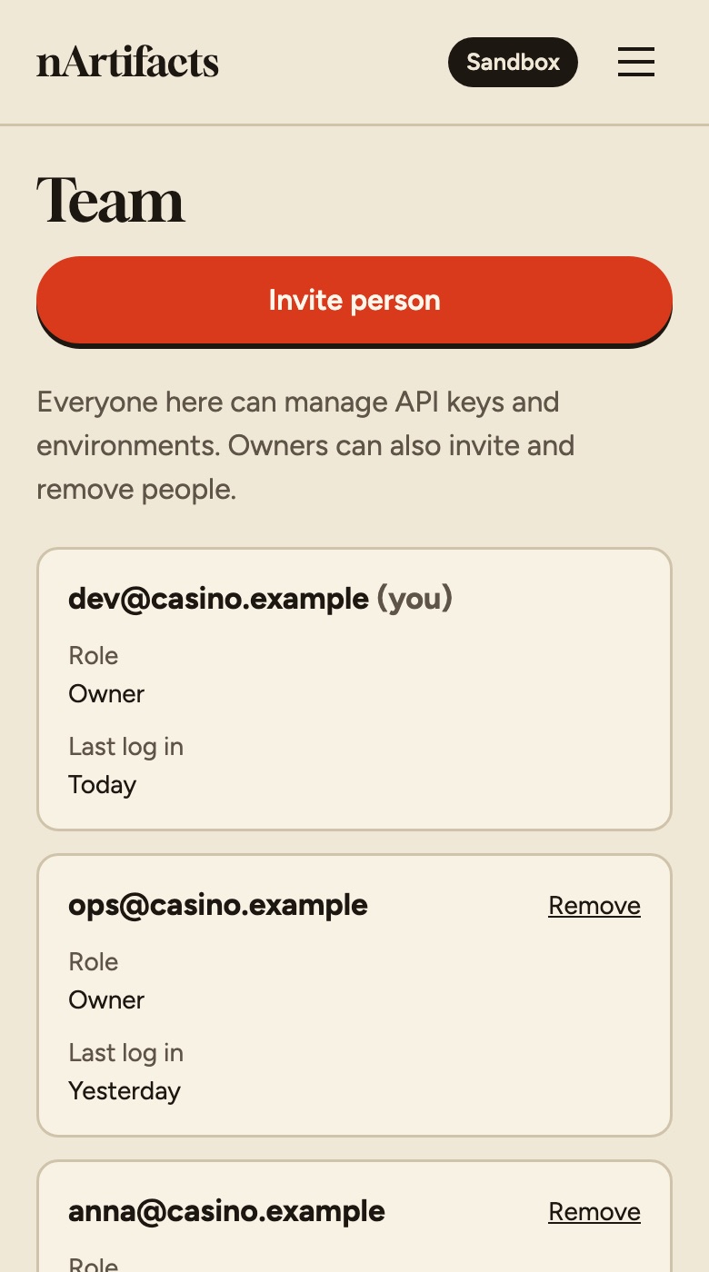The team screen: owners and members, and an invite button.